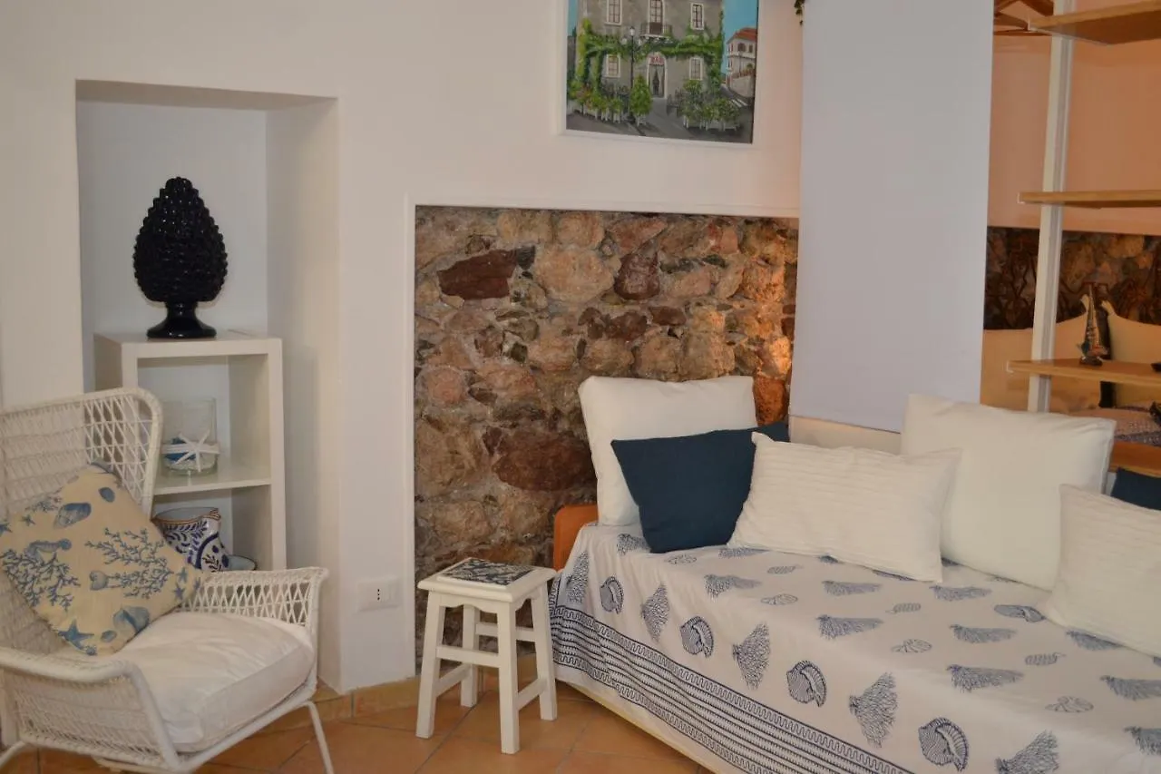Salu' Apartment Taormina 0*,